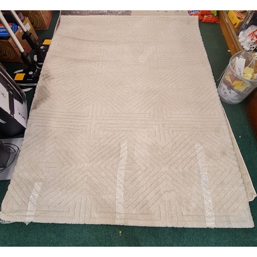 57 - GERTMENIAN PLUSH STEP AREA RUG - 160CM X 214CM (1.6M X 2.1M) - EMBOSSED CHEVRON DESIGN