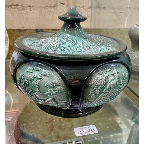 377 - SYLVAC LIDDED TUREEN, THE CHINOISERIE DESIGN IN DARK GREEN MARKED TO BASE 'SYLVAC 5399'