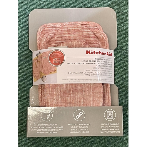 121 - KITCHEN AID 4 PIECE SILLICONE SET - 2 MINI MITTS, 2 POT HOLDERS - PINK
