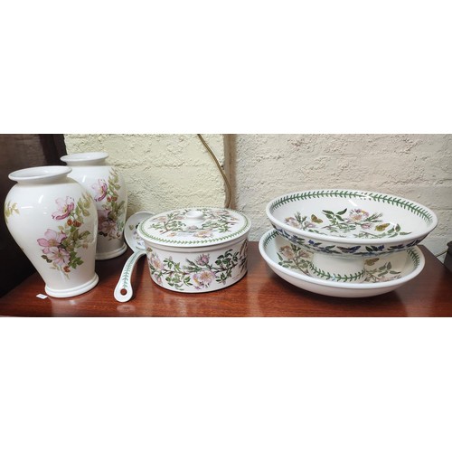 382 - PORTMERION BOTANIC GARDEN COVERED TUREEN, LADEL, LARGE FOOTED FRUIT BOWL, ONE OTHER AND A PAIR OF PO... 