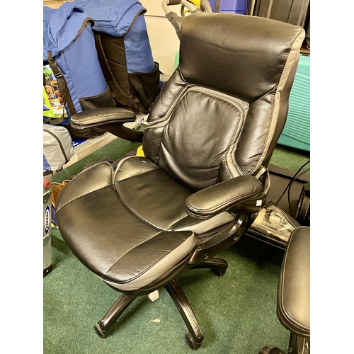 194 - DORMEO TWO/TONE LEATHER OFFICE/GAMING CHAIR WITH RISE AND FALL ARMS - SLIGHT WEARING TO ARMS
