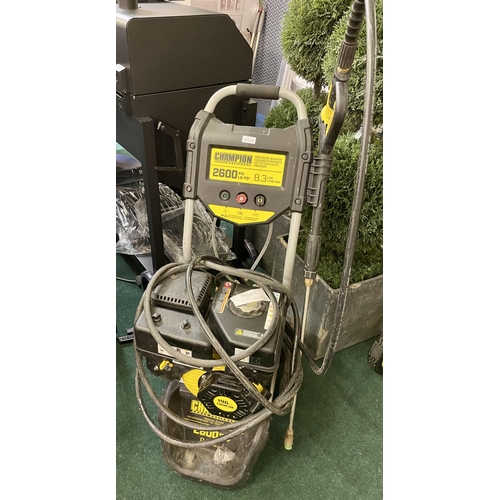 198 - CHAMPION 2600 PSI PETROL PRESSURE WASHER WITH LANCE AND NOZZLE