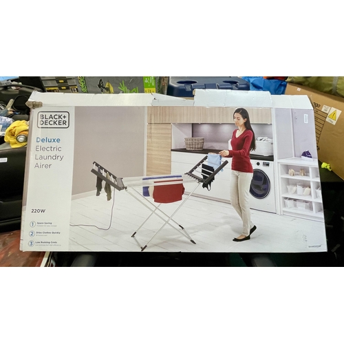 204 - BOXED BLACK AND DECKER DELUXE ELECTRIC LAUNDRY AIRER