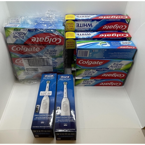 20 - SET OF X2 ORAL B PRO BATTERY ELECTRIC TOOTH BRUSHES ONE SEALED ONE DGE PACKAGE, TOGETHER WITH A LARG... 