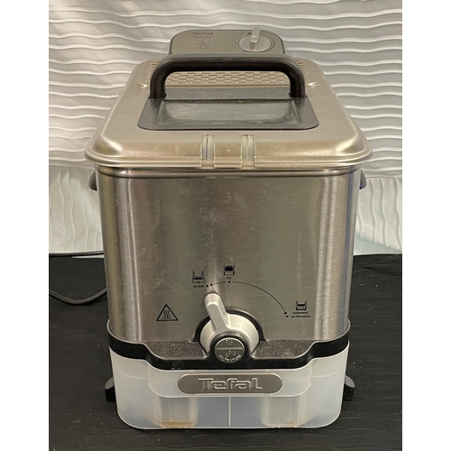 126 - TEFAL OLEO CLEAN DEEP FAT FRYER WITH OIL FILTRATION - PREVIOUS USEAGE