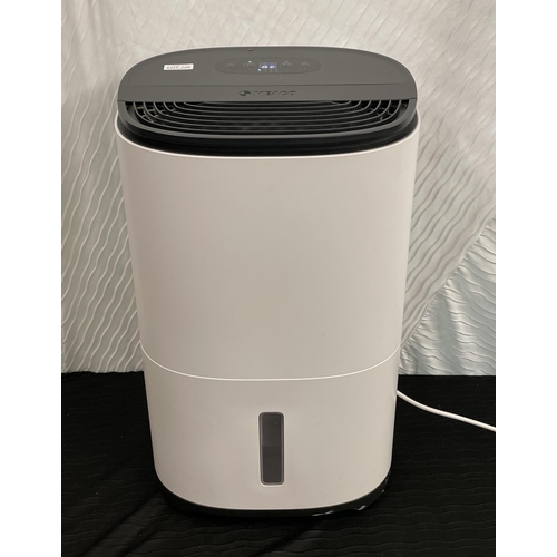 156 - BOXED MEACO DRY ARETE 18L DEHUMIDIFIER/AIR PURIFIER ONE - POWERS ON BUT WILL NOT TURN OFF UNLESS UNP... 
