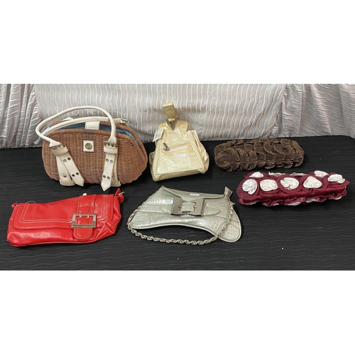 283 - 6 LADIES FASHION HANDBAGS