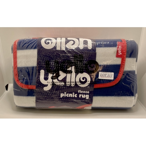 217 - 21 X YELLO FLEECE PICNIC RUGS - SEALED 120CM X 135CM