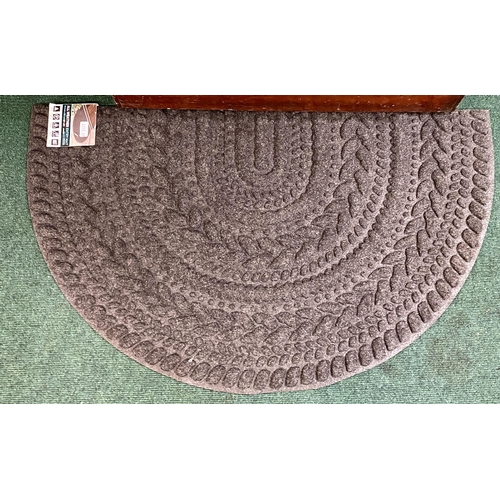 59 - ALL WEATHER DEMI - LUNE HEAVY DUTY ENTRANCE MAT - 61CM X 99CM