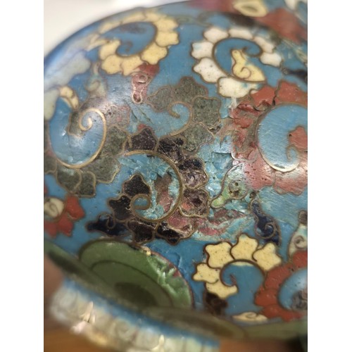 402 - A CHINESE MING STYLE CLOISONNE VASE, POSSIBLY EARLY, 12.8CM HIGH