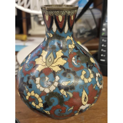 402 - A CHINESE MING STYLE CLOISONNE VASE, POSSIBLY EARLY, 12.8CM HIGH