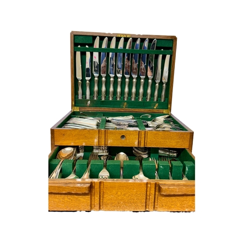 318 - 82 PCE JAMES DIXON AND SONS SHEFFIELD FIRTH STAINLESS STEEL CANTEEN OF CUTLERY OAK CASED WITH SINGLE... 