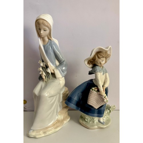 333 - TWO (2) LLADRO FIGURINES - 4972 GIRL SEATED WITH CALLA LILLIES H:24CMS & 5222 PRETTY PICKINGS - H:18... 