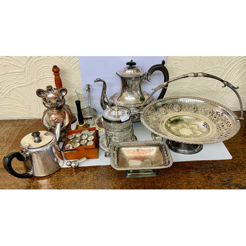 348 - A QUANTITY OF PLATED WARES INCL. A TEDDY BEAR MONEY BOX, BELLS, QTY OF MINIATURE CONDIMENTS, TEA POT... 