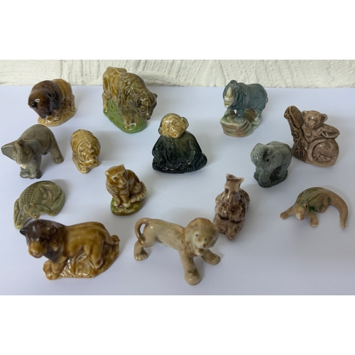 383 - A COLLECTION OF VINTAGE WADE JUNGLE ANIMALS INCL. LIONS, ELEPHANTS, BUFFALO & OTHERS ETC. -15 PIECES