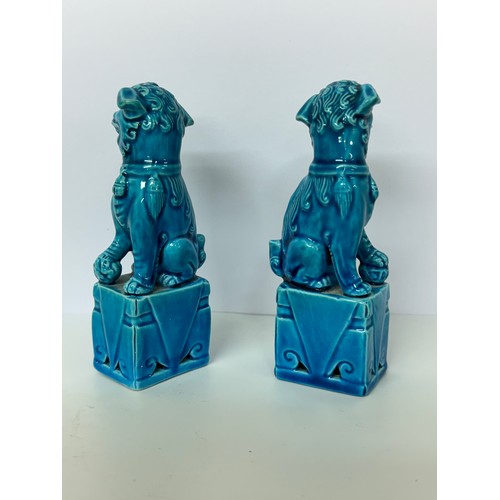 395 - A PAIR OF CHINESE BUDDHISTIC LIONS: A SMALL PAIR OF EARLY/MID 20TH C. CHINESE TURQUOISE BUDDHISTIC L... 