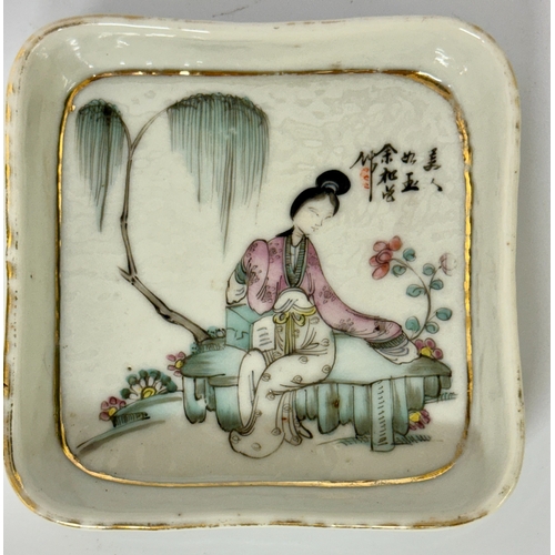 399 - CHINESE REPUBLIC DISH: AN EARLY 20TH C. SMALL SQUARE CHINESE REPUBLIC DISH DECORATED WITH A LADY SEA... 