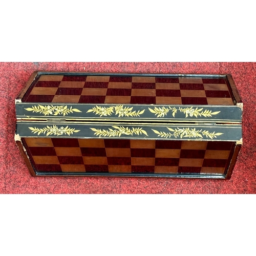 404 - CHINESE EXPORT GAMING BOARD: A GOOD 19TH C. CHINESE EXPORT FOLDING  CHESS/BACKGAMMON LACQUERE BOARD ... 