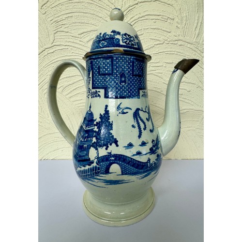 414 - 18TH C. BLUE AND WHITE ORIENTAL STYLE COFFEE POT WITH LID (NOTE SOME CHIPS TO LID) IN THE MANNER OF ... 