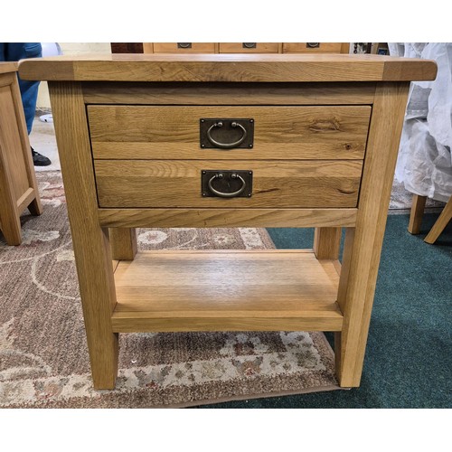 247 - OAK FURNITURE LAND SIDE TABLE WITH DRAWER TO CENTRE AND UNDERSHELF - APPROX 71CMW X 35CMD X 75CMH