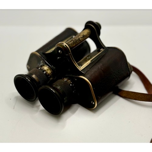 308 - A PAIR OF VINTAGE CARL ZEISS JENA LEATHER BOUND BINOCULARS IN CASE TOGETHER WITH 5 X VINTAGE SPIRIT ... 