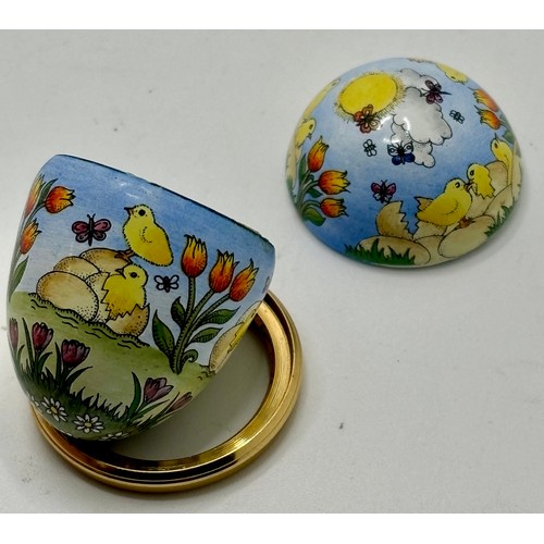 358 - HALCYON DAYS ENAMELS 'THINKING OF YOU' BOX, HALCYON DAYS ENAMELS WATERSHIP DOWN EGG AND A HALCYON DA... 