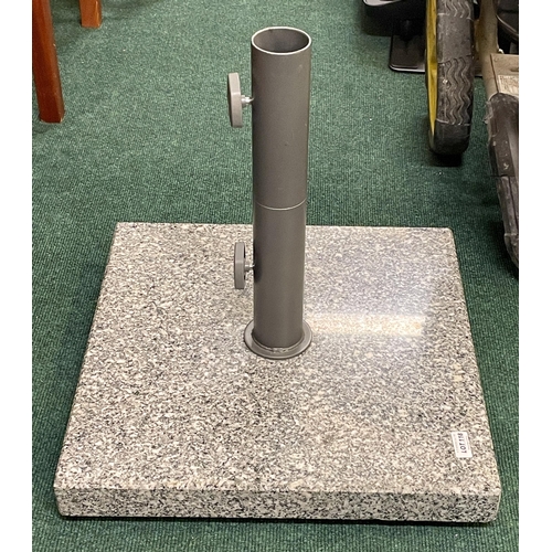 118 - GRANITE UMBRELLA WEIGHTED BASE - ON WHEELS