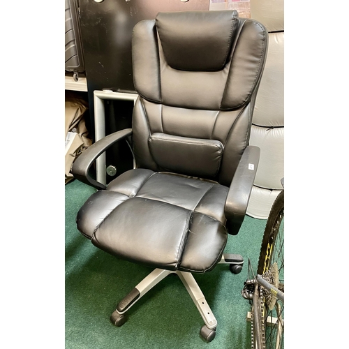 161 - BLACK LEATHER EXECUTIVE OFFICE CHAIR WITH RISE AND FALL MECHANISM - SLIGHT USEAGE