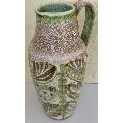 370 - GLYN COLLEDGE: A TALL VINTAGE DENBY STONEWARE JUG SIGNED GLYN COLLEDGE - H:34CMS