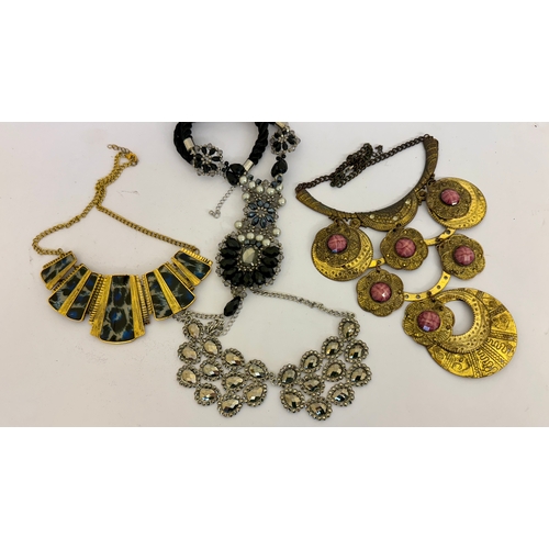 390 - FOUR VINTAGE COSTUME JEWELLERY NECKLACES