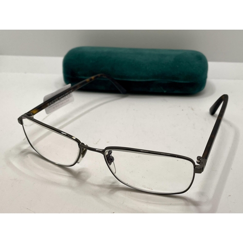 36 - PAIR OF GUCCI SPECTACLE FRAMES GG0063OJ WITH VELVET GUCCI CASE