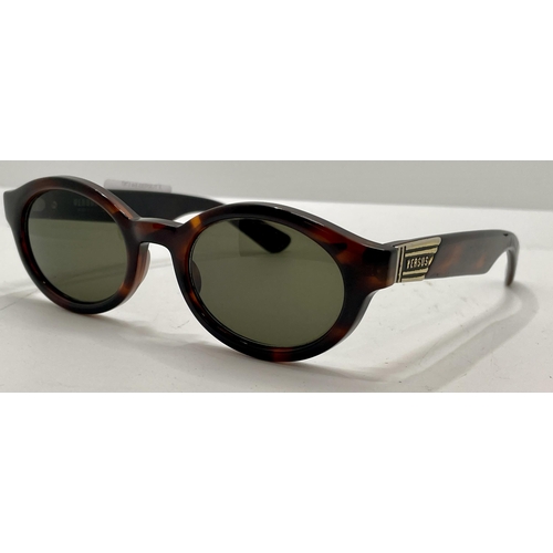 51 - PAIR OF VERSUS SUNGLASSES MOD.EZ9 - EX DISPLAY