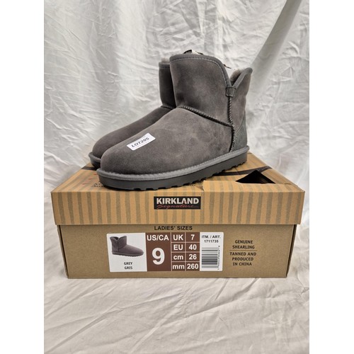 205 - BOXED PAIR OF KIRKLAND SHEARLING LINED BOOTS - UK7  - GREY