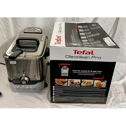 101 - BOXED TEFAL OLEO CLEAN PRO DEEP FAT FRYER WITH OIL FILRATION - VERY SLIGHT USEAGE