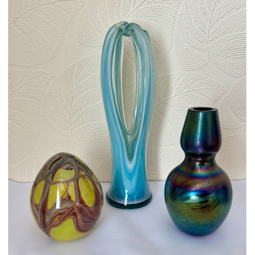 312 - A MURANO GLASS VASE, 31.6CM HIGH AND TWO OTHER GLASS ITEMS