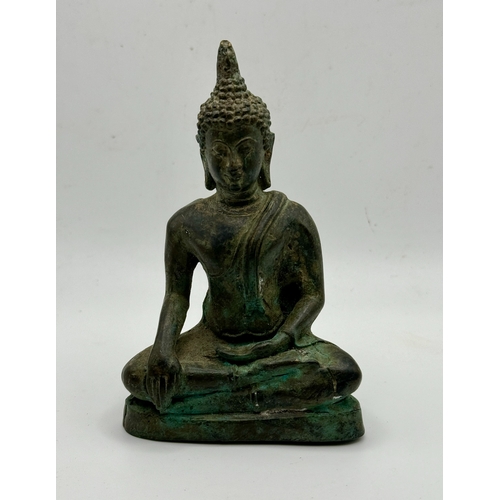 315 - A SMALL 19TH/20TH CENTURY THAI BRONZE BUDDHA, 11CM HIGH