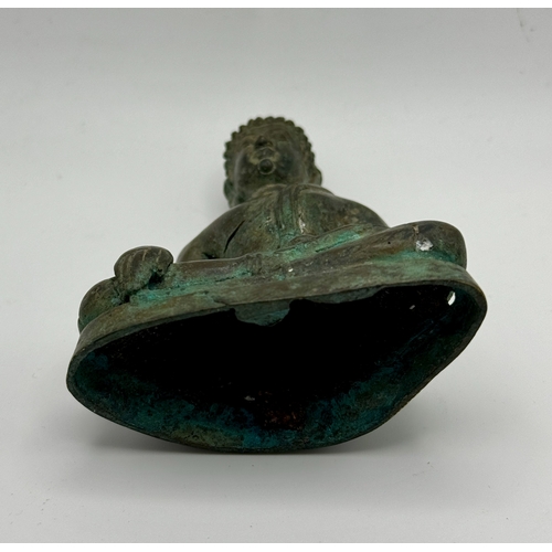 315 - A SMALL 19TH/20TH CENTURY THAI BRONZE BUDDHA, 11CM HIGH