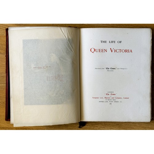 447 - THE LIFE of QUEEN VICTORIA . 