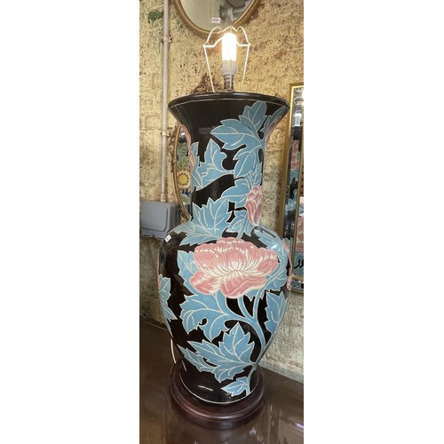 297 - A LARGE CHINESE BALUSTER FORM PORCELAIN TABLE LAMP & SHADE WITH RED & GREEN PEONY PATTERN OVERLAY -A... 