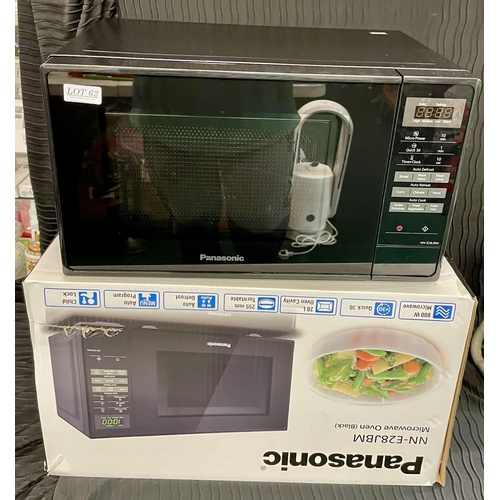 62 - BOXED PANASONIC MICROWAVE OVEN IN BLACK NN-E28JBM