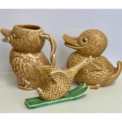 347 - THREE (3) SYLVAC BIRD FIGURES -INCL BEIGE DUCK HANDLED JUG (43), BEIGE DUCK FIGURE (1499) AND BEIGE ... 