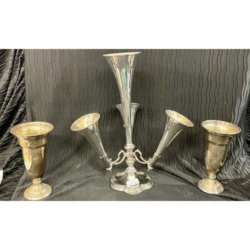 291 - A WALKER & HALL VICTORIAN FOUR VASE EPERGNE TOGETHER WITH A PAIR OF SILVER PLATED VASES