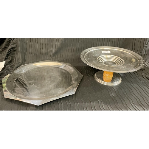 294 - AN ART DECO SILVER PLATED FRUIT BOWL WITH AMBER BAKELITE STEM TOGETHER WITH AN OCTAGONAL SILVER PLAT... 