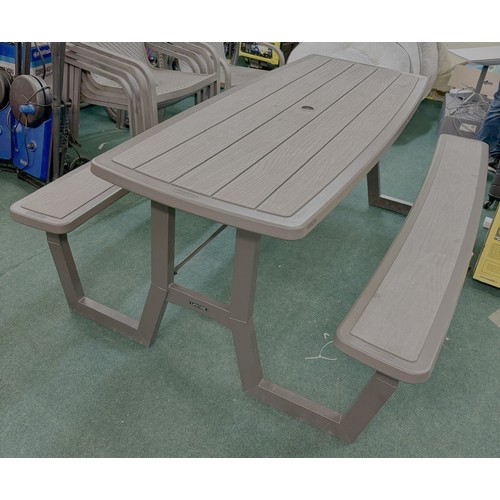 LIFETIME FOLDING 6FT PICNIC TABLE WITH ATTACHED SEATS