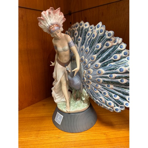 299 - FEATHERED FANTASY 5851 LLADRO