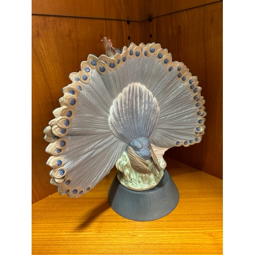 299 - FEATHERED FANTASY 5851 LLADRO