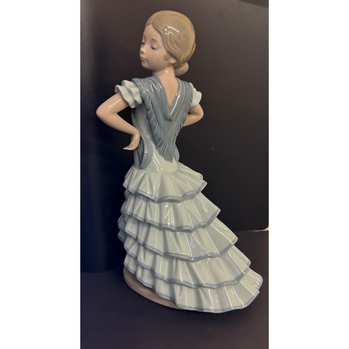 312 - LITTLE SENORITA 5054 LLADRO