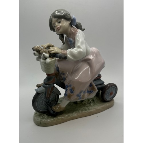 324 - TRAVELLING IN STYLE 5680 LLADRO