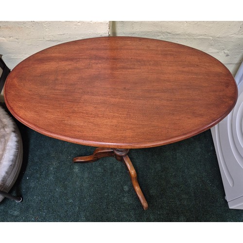 260 - A VICTORIAN OVAL TRIPOD BASED OCCASIONAL TABLE WITH LATER RENOVATION