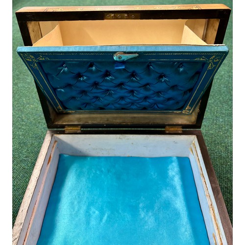 414 - AN ANTIQUE TUNBRIDGE WARE TREEN LADIES BOX - BLUE SILK INTERIOR WITH A LIFT OUT TRAY